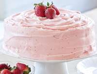 Strawberry-birthday-cake_(2)